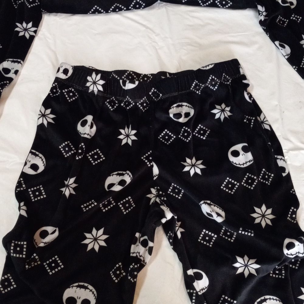 Disney Tim Burton's The Nightmare Before Christmas 2 Piece Pajama Set - Picture 6 of 9